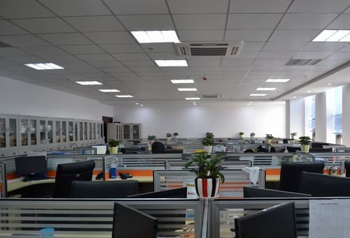 昆電工電纜取得電纜縱包放帶裝置專利，四組電纜外包帶包裹在電纜外壁上:電纜